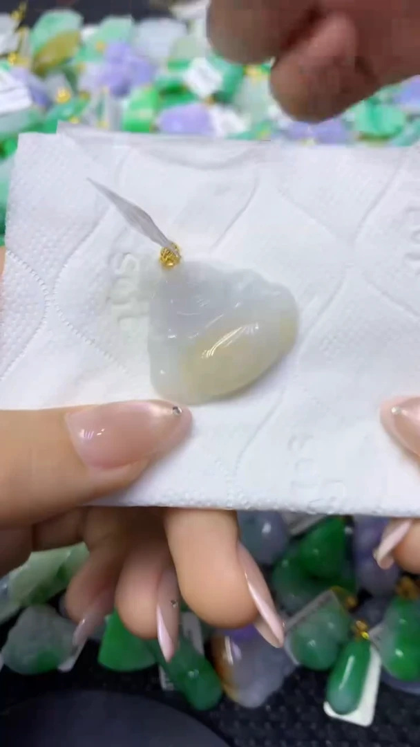 颈饰未镶嵌翡翠天然缅甸翡翠A货