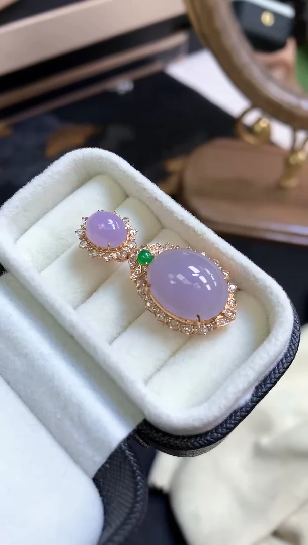 18K金镶嵌挂件翡翠双蛋面