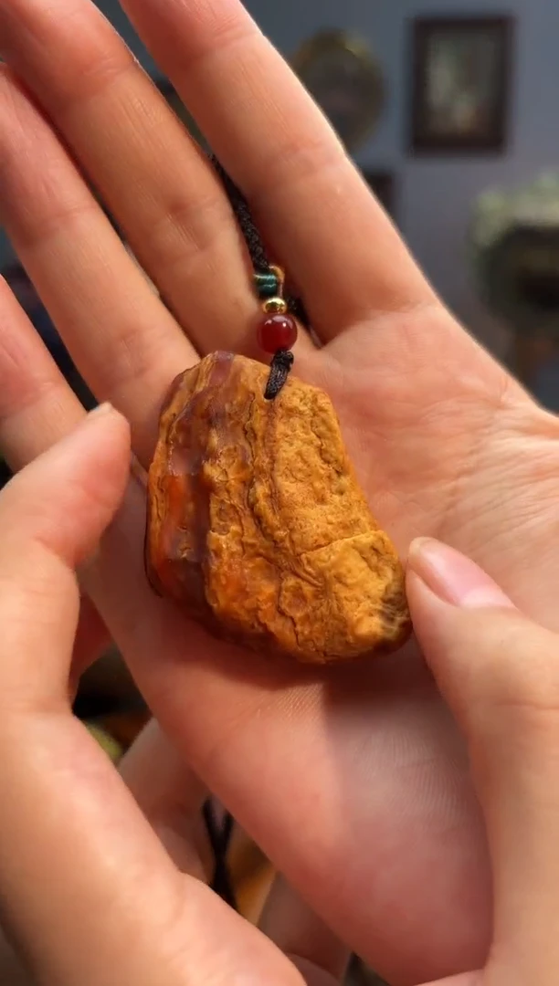 琥珀颈饰未镶嵌吊坠