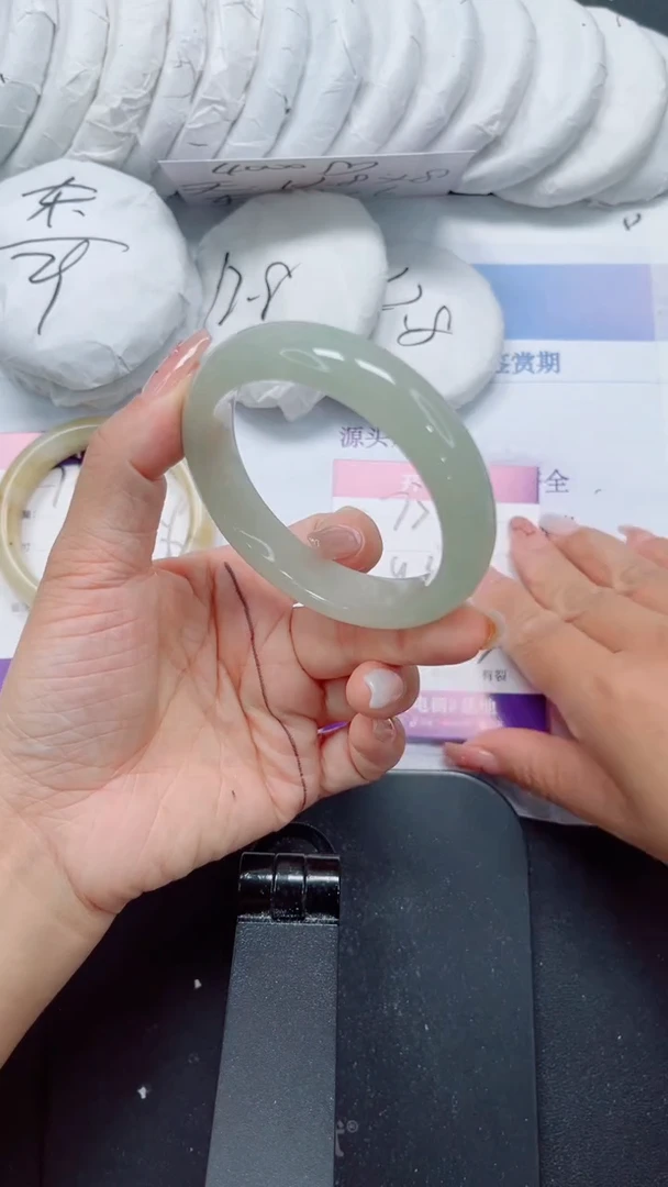 未镶嵌手镯石英质玉73-56.2