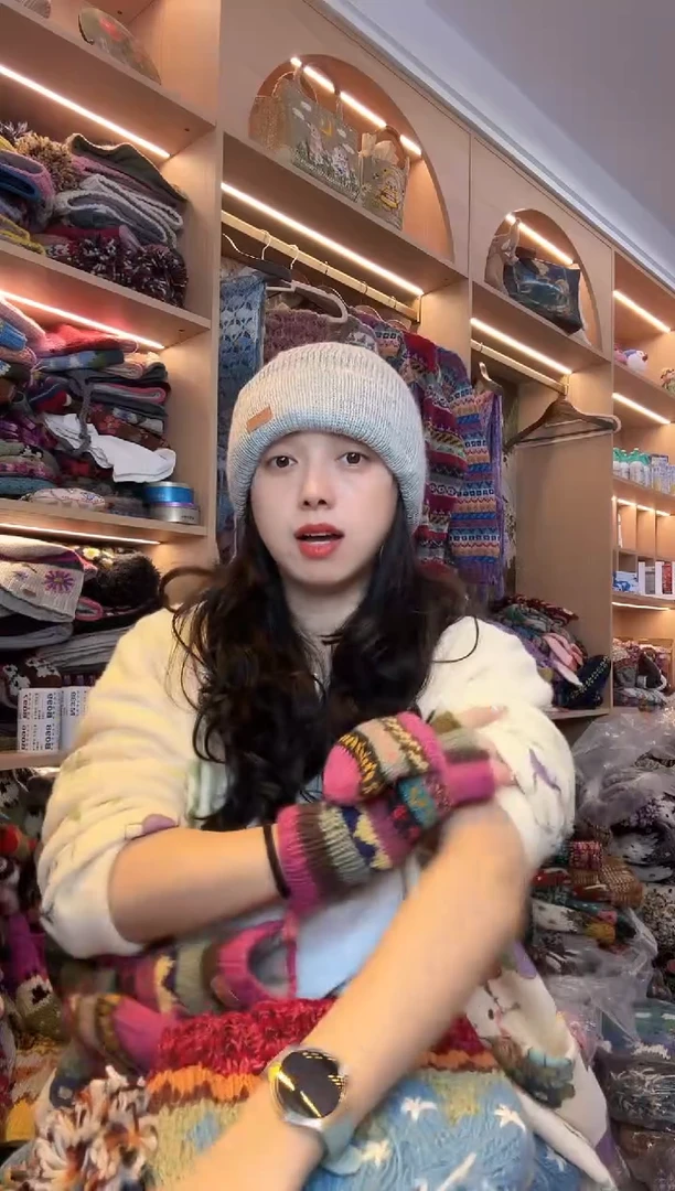 绵羊毛浅灰色细羊毛帽子