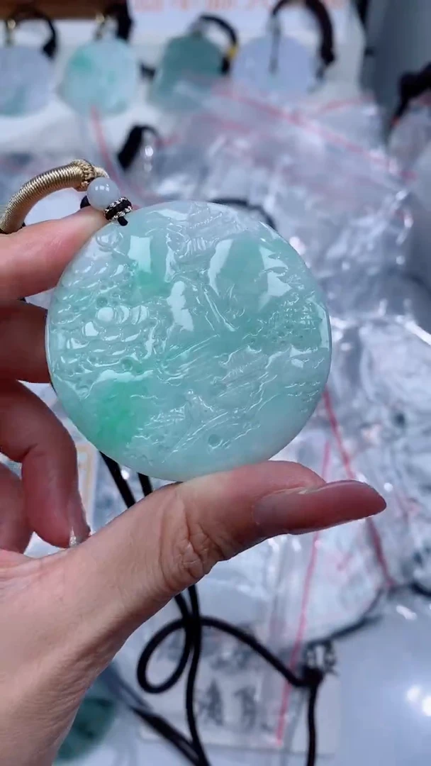 翡翠未镶嵌颈饰吊坠