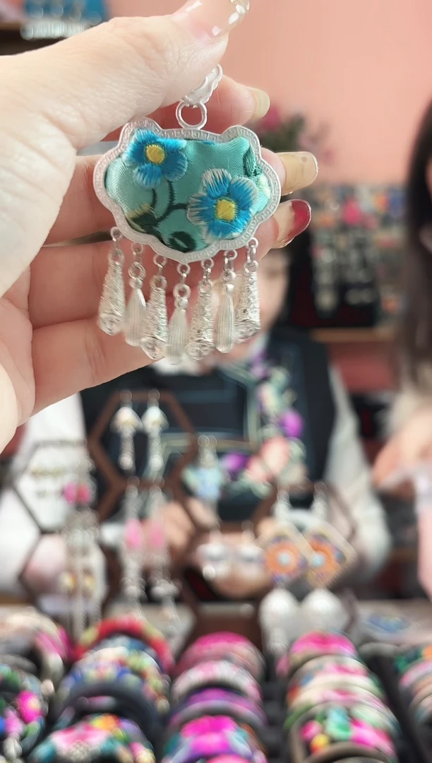 艺枝独绣手工饰品29