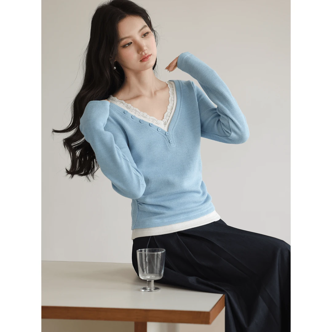 爱蔷薇大码蕾丝拼接V领针织衫女2025新款秋假两件内搭上衣GT77953