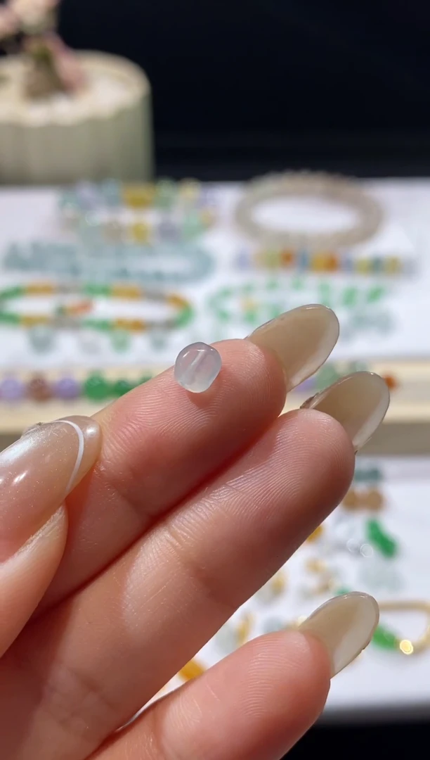 未镶嵌定制翡翠卡4.7枣珠 福利不退不换