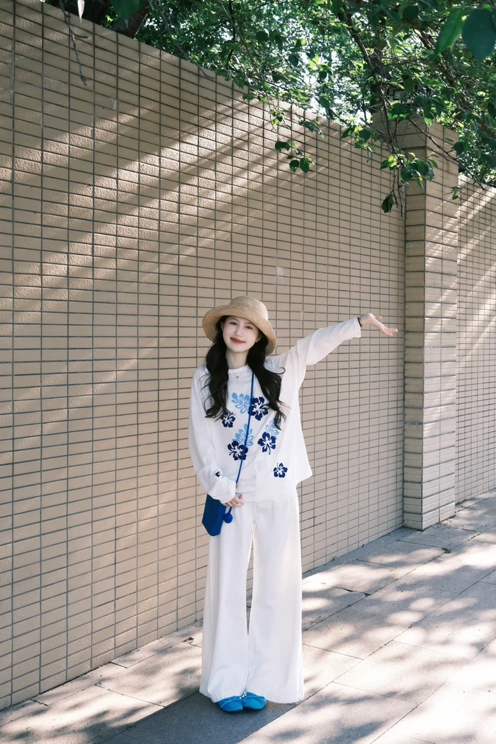 2025夏季新款白色圆领印花薄款长袖T恤女高腰阔腿裤休闲两件套潮