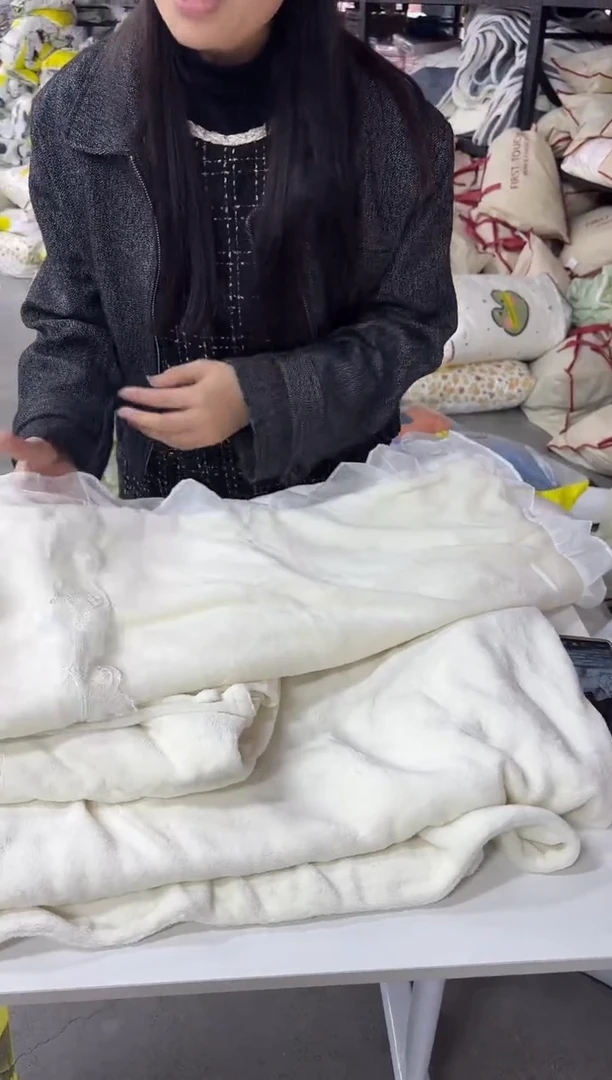 聚酯纤维聚酯纤维工艺款四件套白色花边