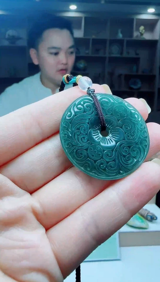 颈饰未镶嵌翡翠多样性发其一  平安扣