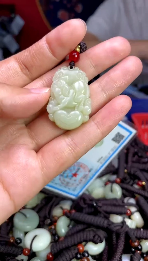 未镶嵌和田玉挂件1