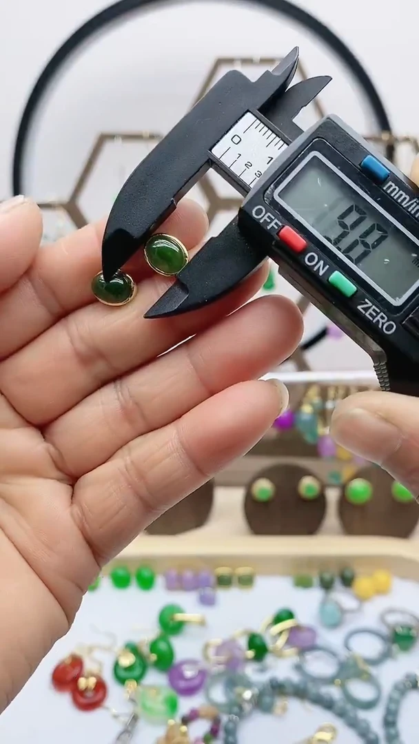 未镶嵌和田玉耳饰520