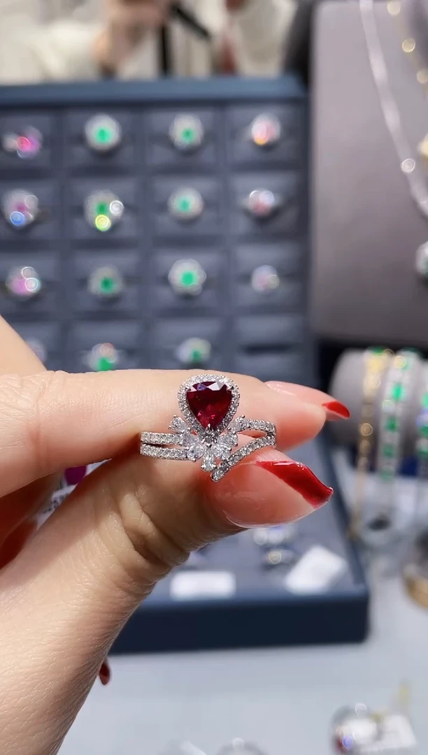 【闪购商品】红宝石戒指18K金镶嵌1.09克拉 无烧