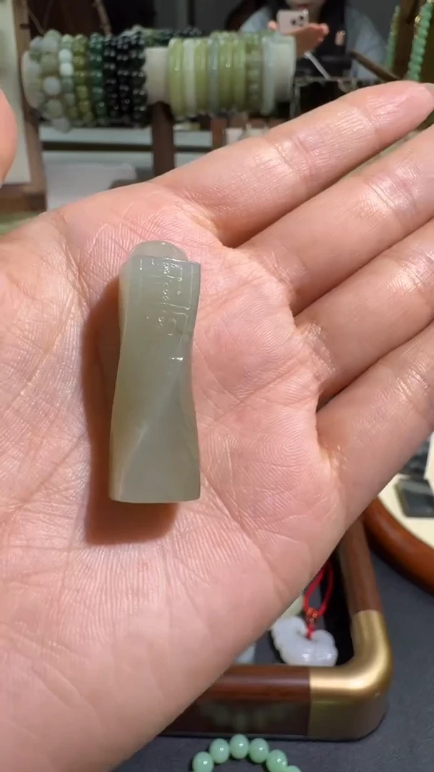 吊坠(不含链)未镶嵌和田玉小蛮腰