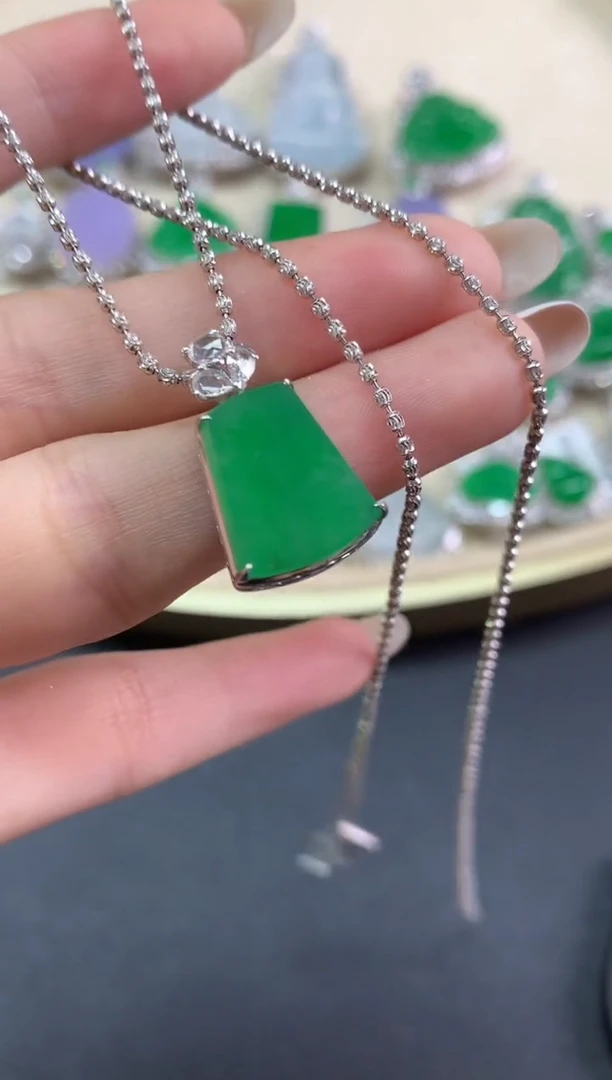 吊坠(不含链)18K金镶嵌翡翠吊坠(不含链)|9800