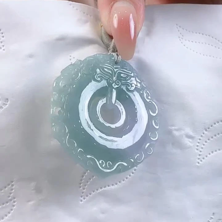 天然翡翠A货冰绿仿古平安扣送绳子高40+宽38+厚6（多样性发其一）