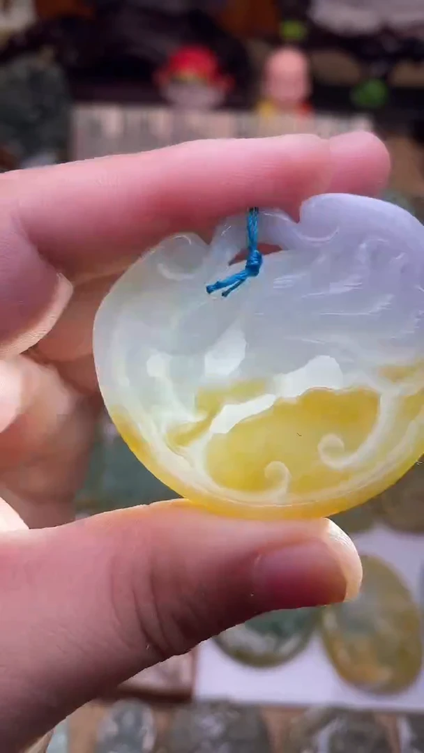 颈饰未镶嵌翡翠九尾狐