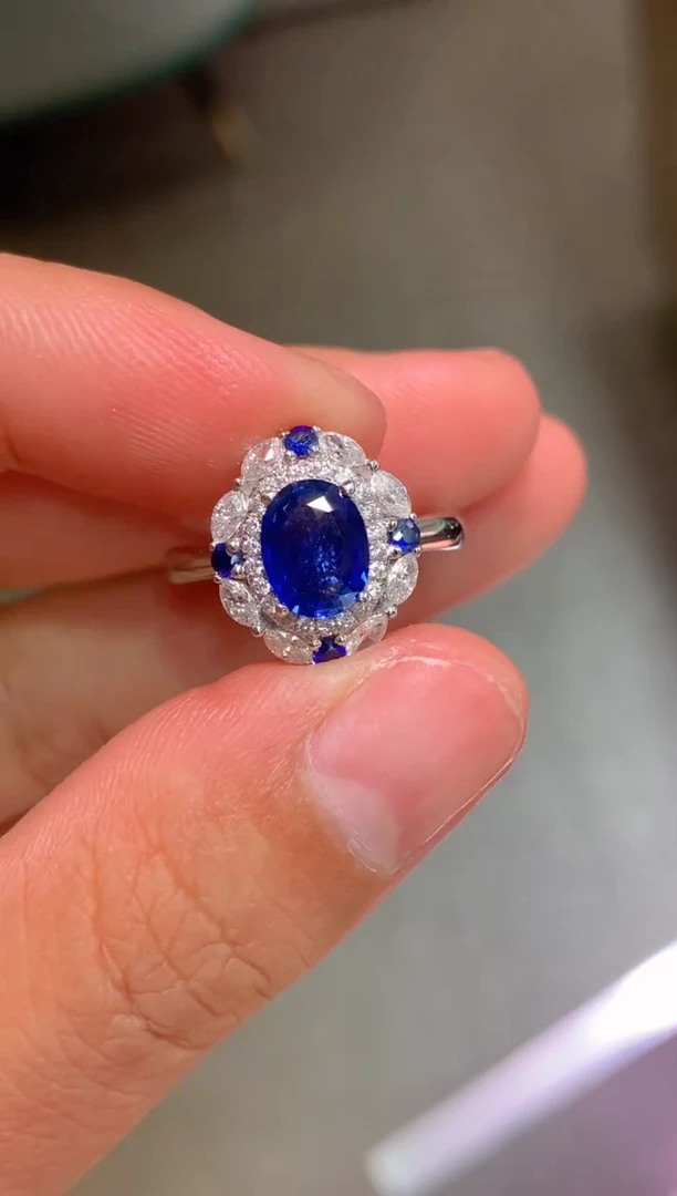 戒指蓝宝石18K金镶嵌1.26CT