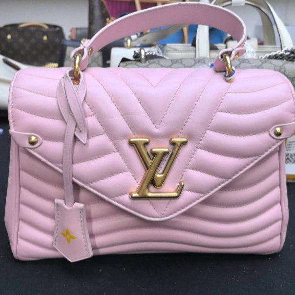 99新 LouisVuitton/路易威登 LV 波浪v纹（缺肩带）