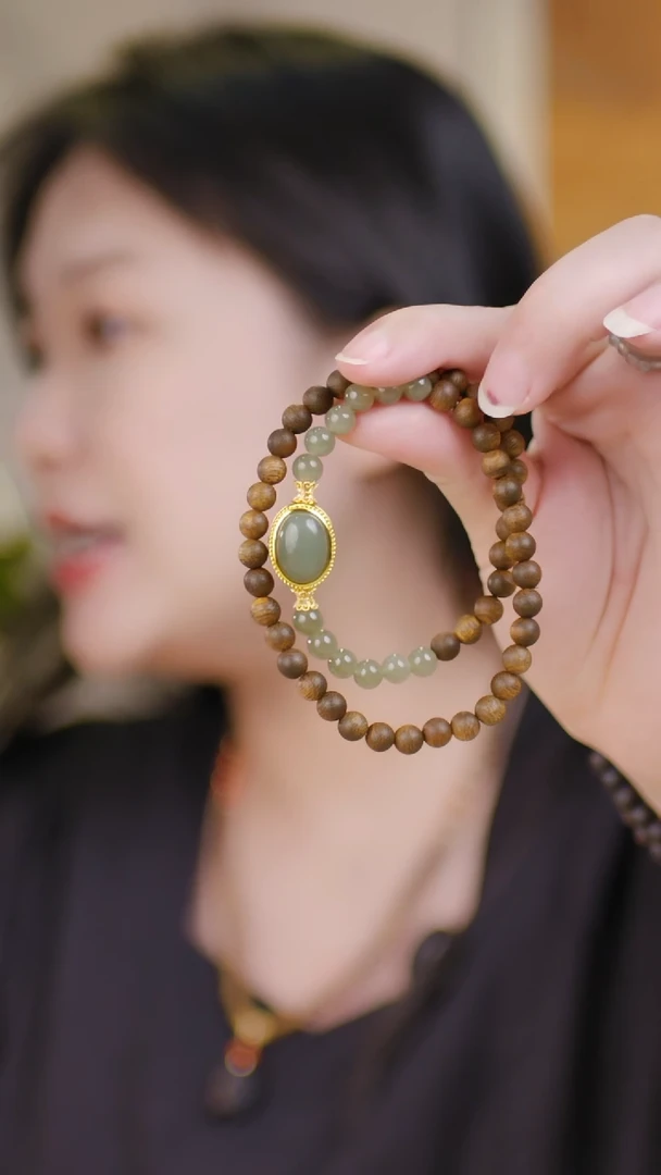 手链未镶嵌和田玉（两圈黄奇楠0.6+蛋面）