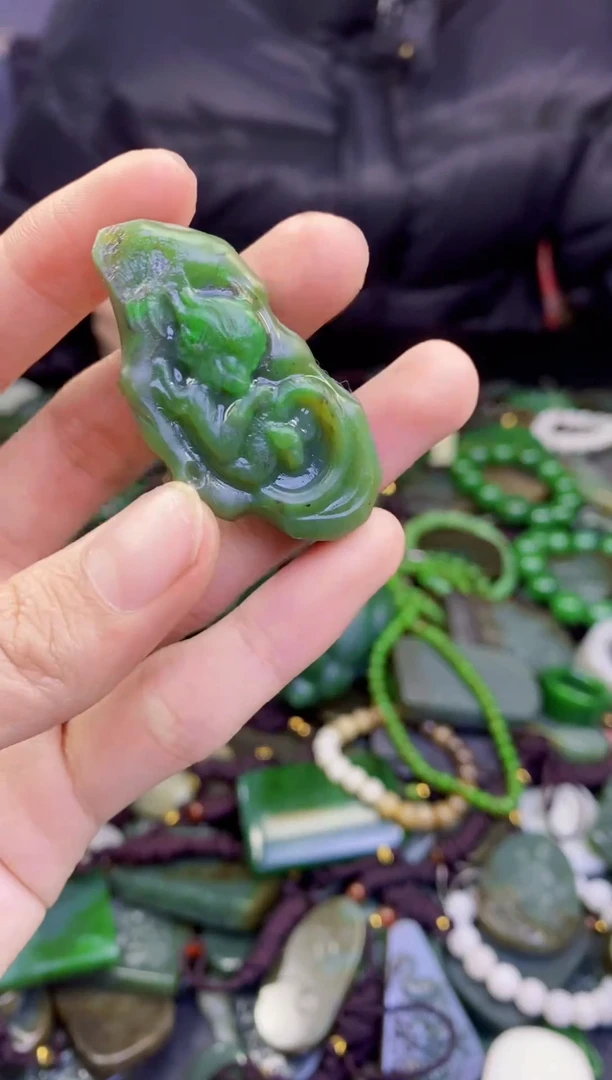 颈饰未镶嵌和田玉1