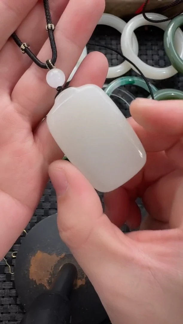 颈饰未镶嵌和田玉无事牌