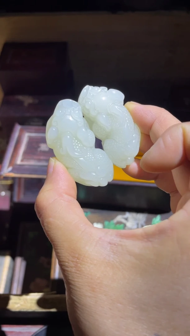 天然玉石未镶嵌颈饰 貔貅一对给