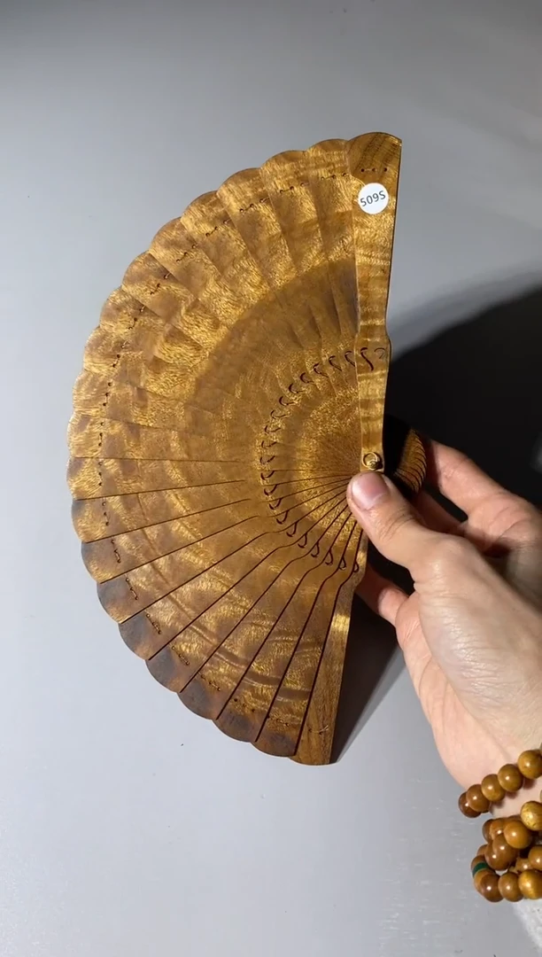 【闪购商品】金丝楠木雕509号15cm金丝楠木小叶桢楠扇子