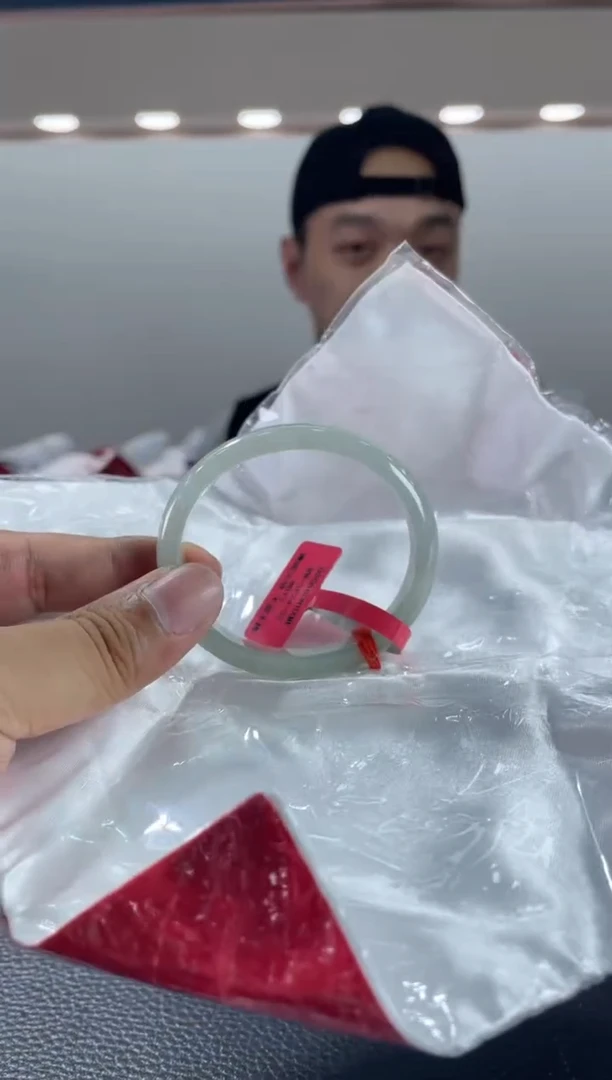 未镶嵌手镯翡翠7