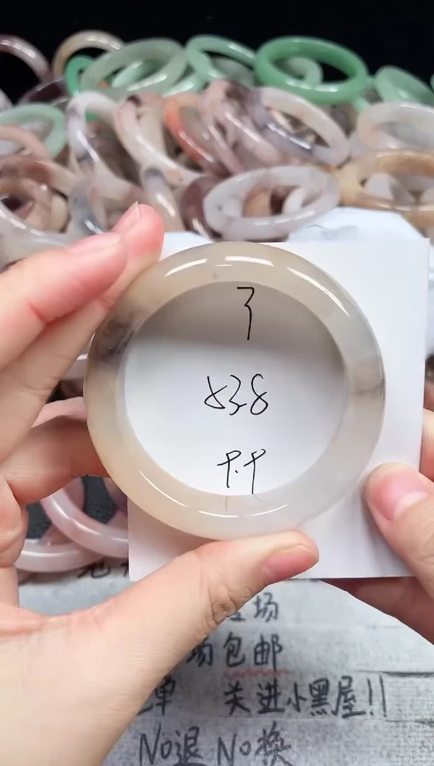 未镶嵌手镯石英质玉3
