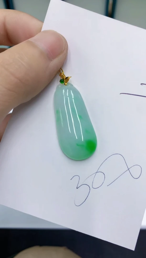 颈饰18K金镶嵌翡翠翡翠