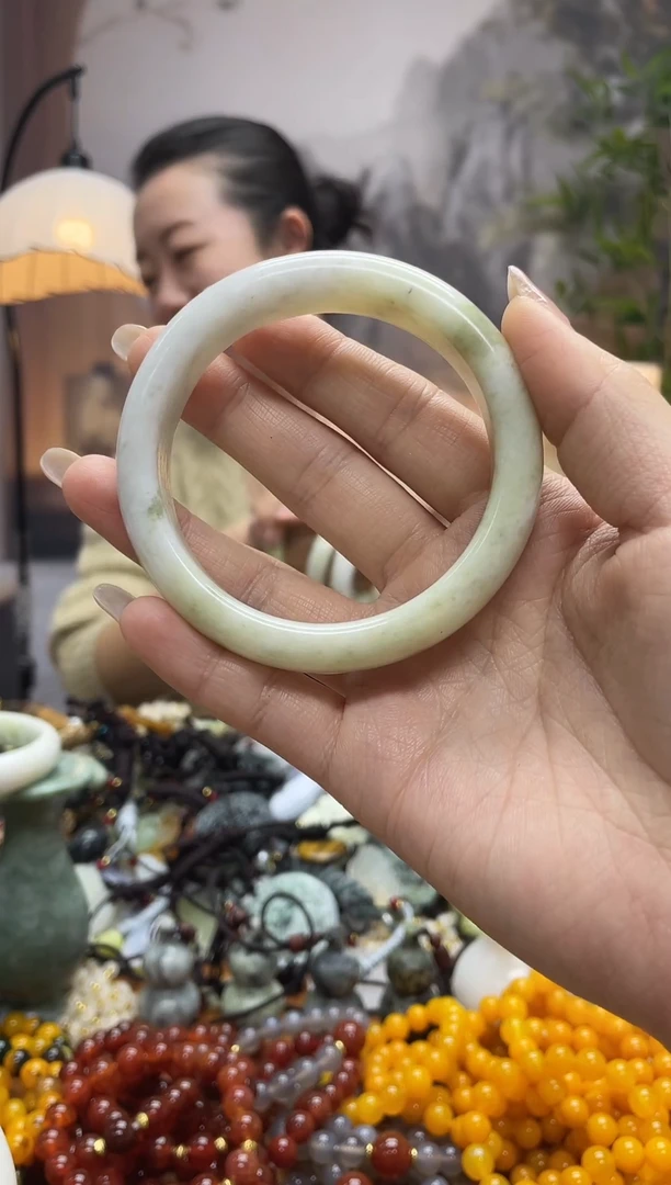 未镶嵌岫玉吊坠萨****橘·