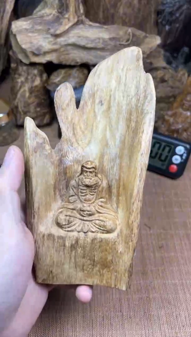 沉香沉香碎屑平**僧越南