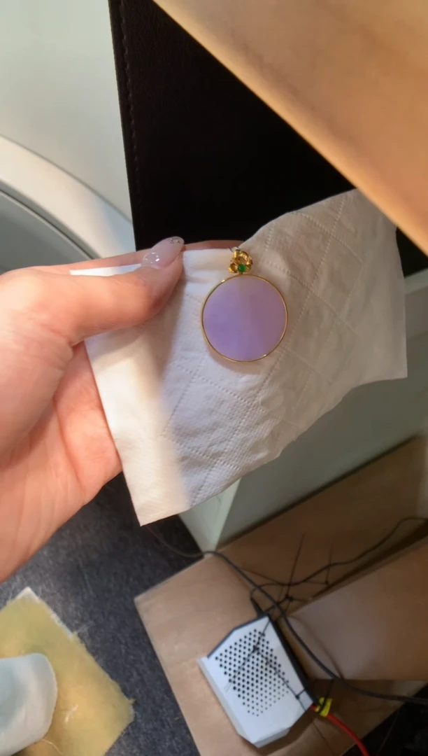 颈饰18K金镶嵌翡翠般*无事牌