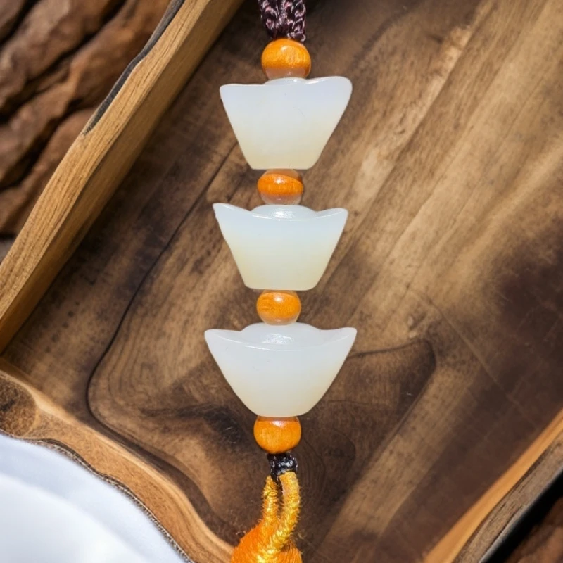 和田玉未镶嵌车挂