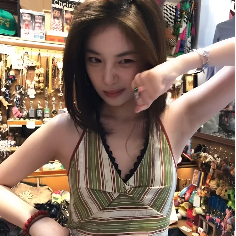 法式复古V领挂脖条纹吊带背心女夏外穿辣妹无袖露背收腰短款上衣