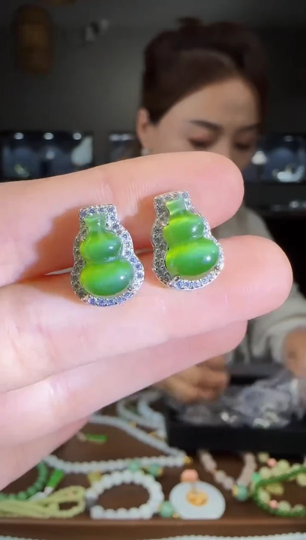 和田玉银S925镶嵌耳饰1