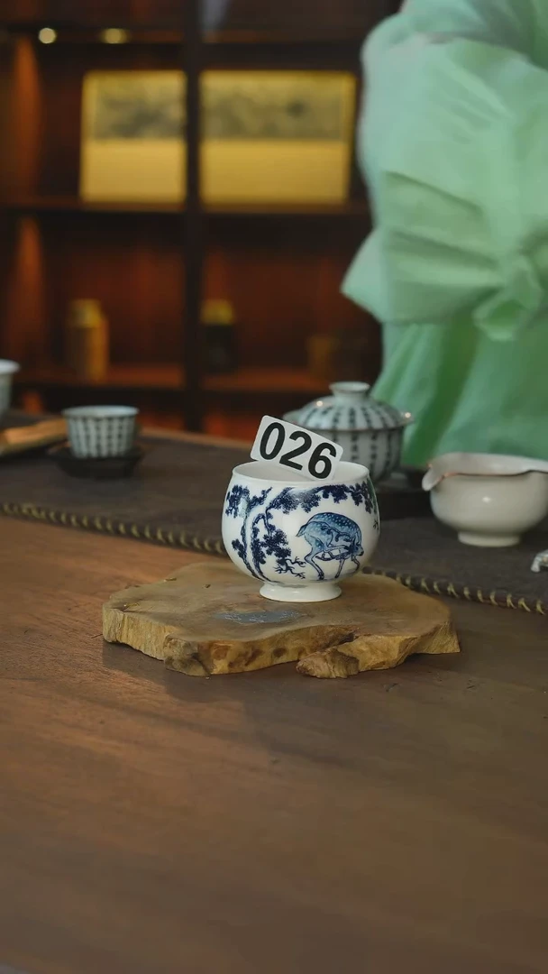 青花鹿缸杯...026