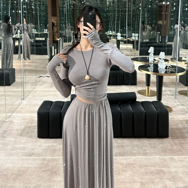 【伞裙套】早春新款日常休闲百搭烫钻修身显瘦显白长袖上衣套装