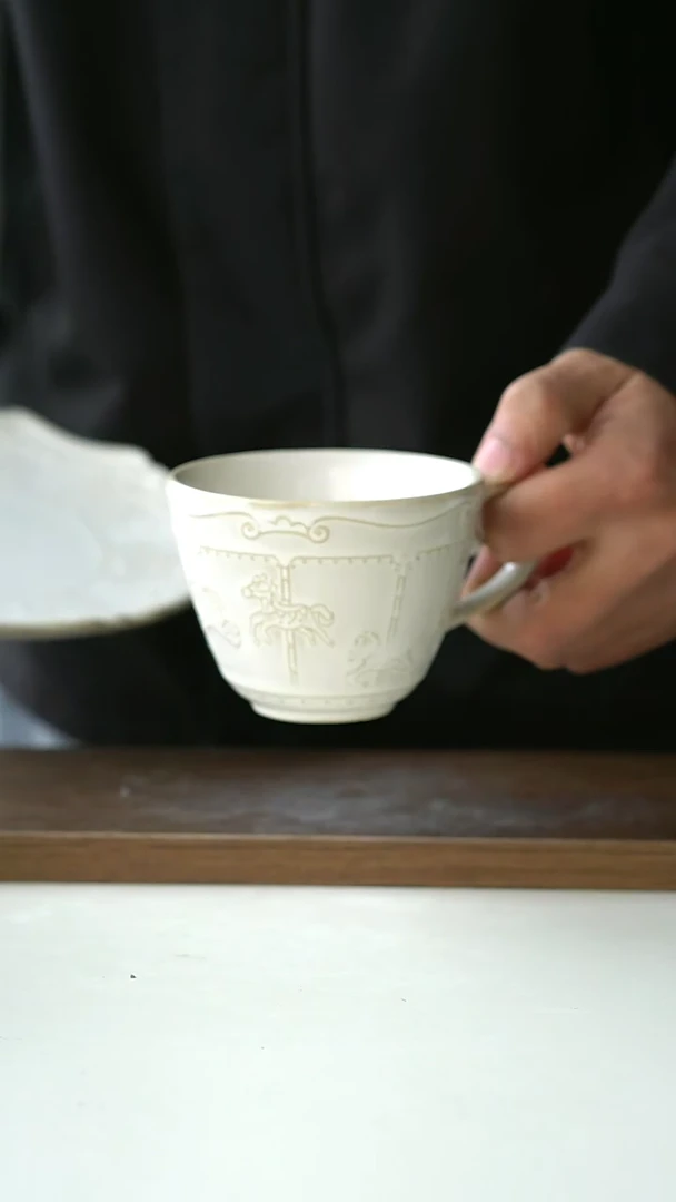 【闪购商品】陶瓷旋转木马咖啡杯200CM@4-2@微瑕