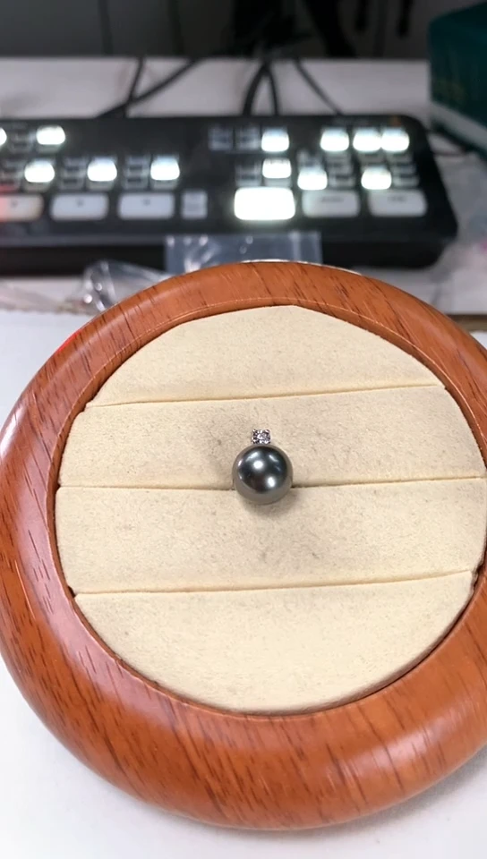 【闪购商品】海水珍珠吊坠(不含链)18K金镶嵌王妃大溪地