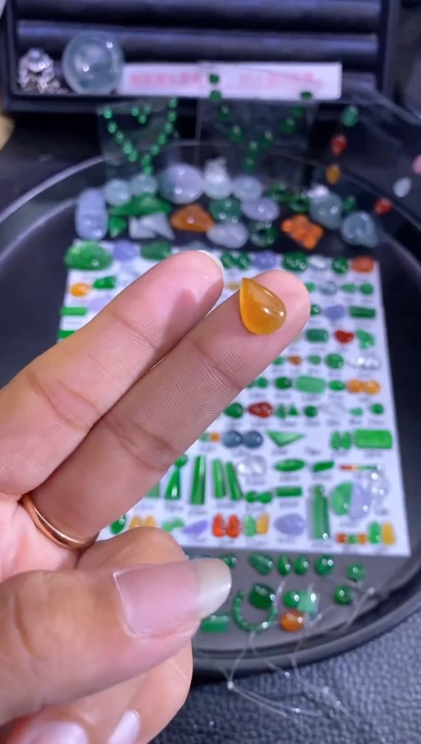 未镶嵌挂件翡翠水滴
