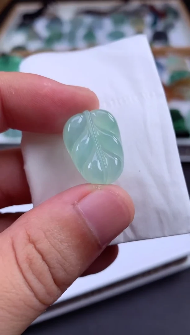 定制翡翠未镶嵌翡翠