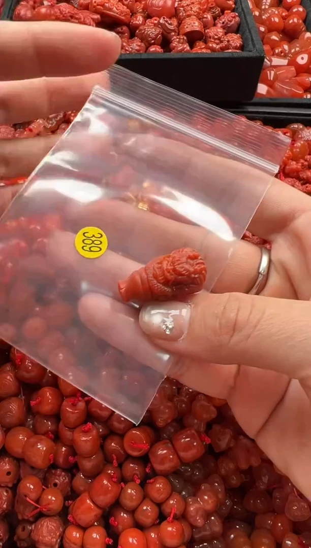 【闪购商品】南红玛瑙颈饰未镶嵌1