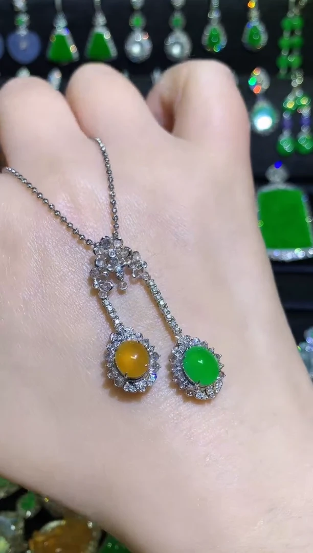 【闪购商品】翡翠颈饰18K金镶嵌高冰双色蛋面吊坠