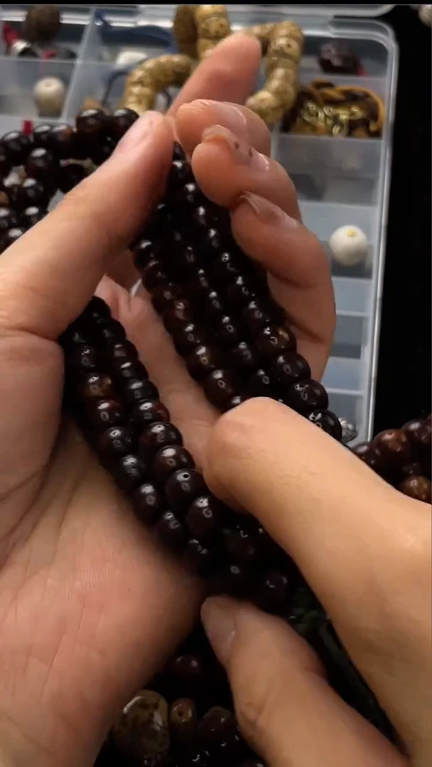 吊坠星月菩提愉*精工级深珀花皮鼓珠直切8*7长串（B）