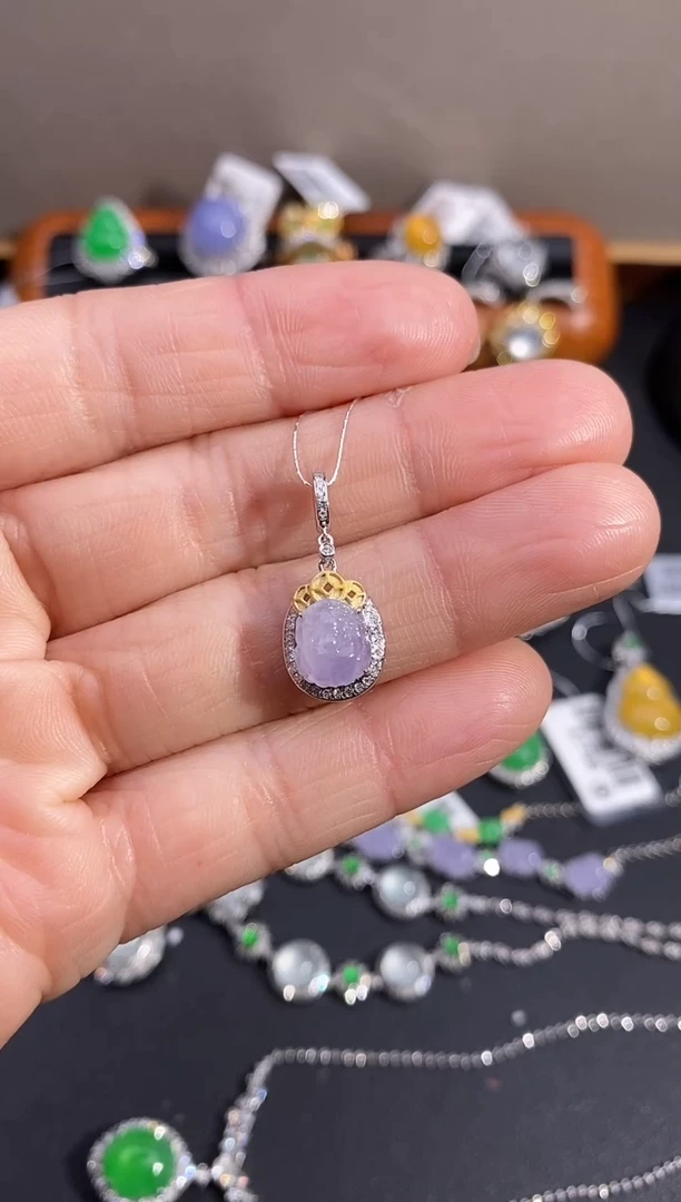 【闪购商品】翡翠颈饰18K金镶嵌吊坠