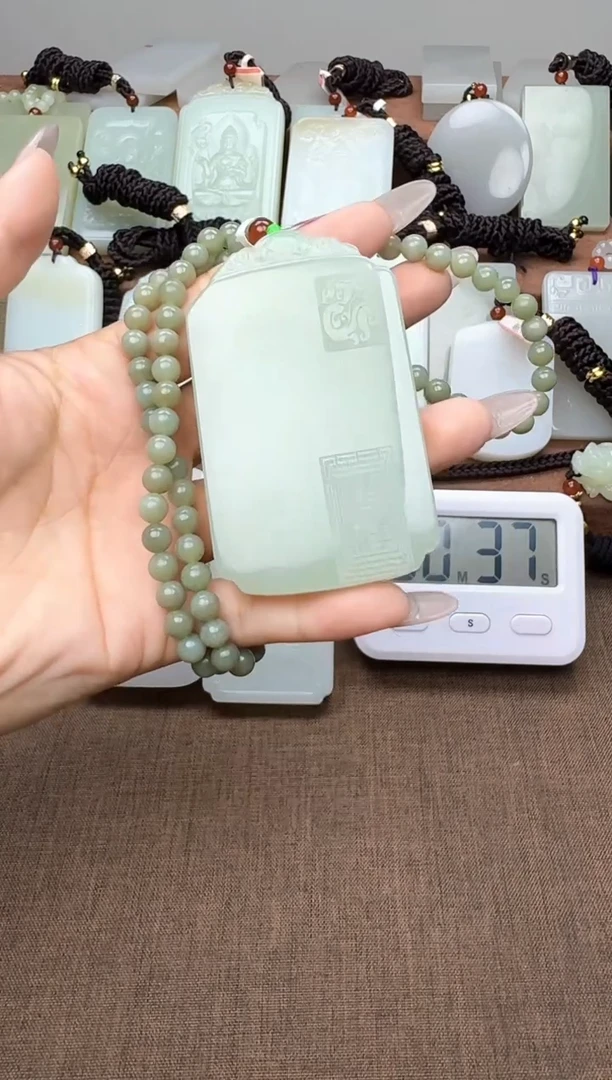 颈饰未镶嵌和田玉1