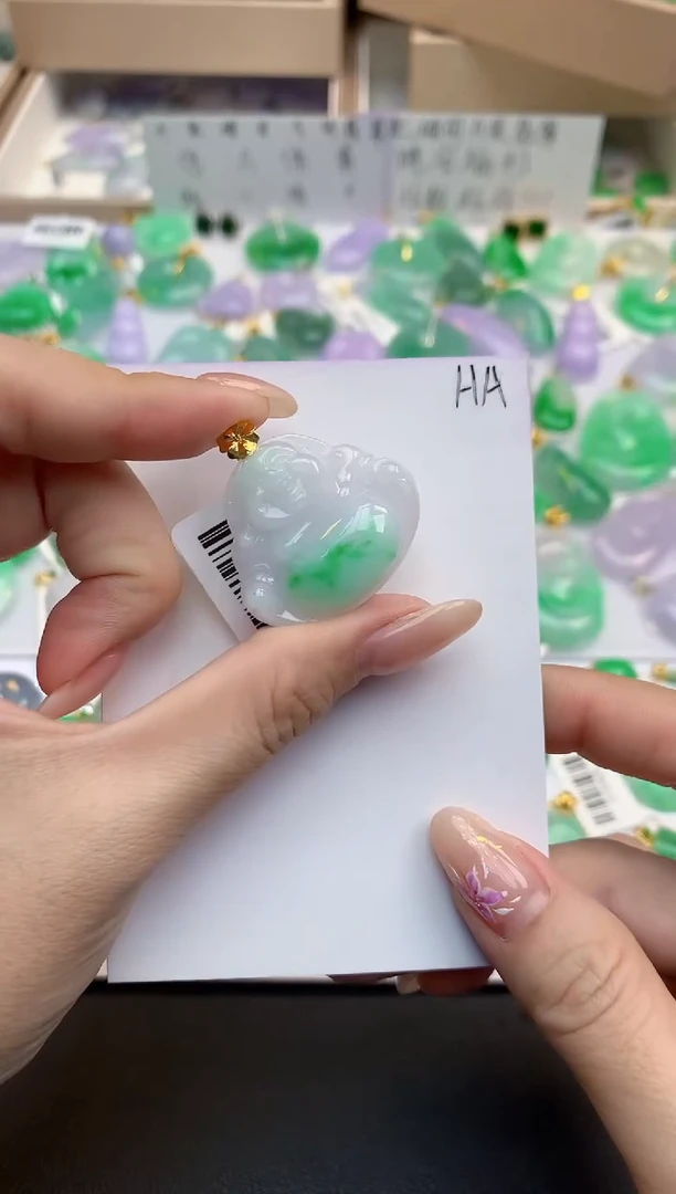 颈饰18K金镶嵌翡翠天然缅甸A货翡翠