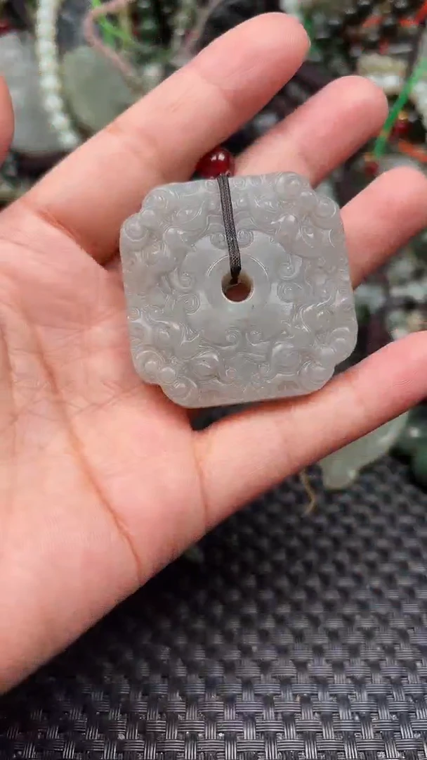 和田玉未镶嵌颈饰1