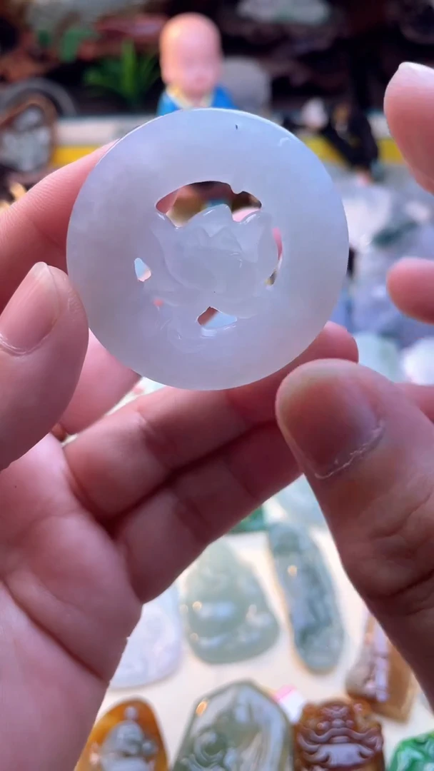 翡翠未镶嵌颈饰花开富贵