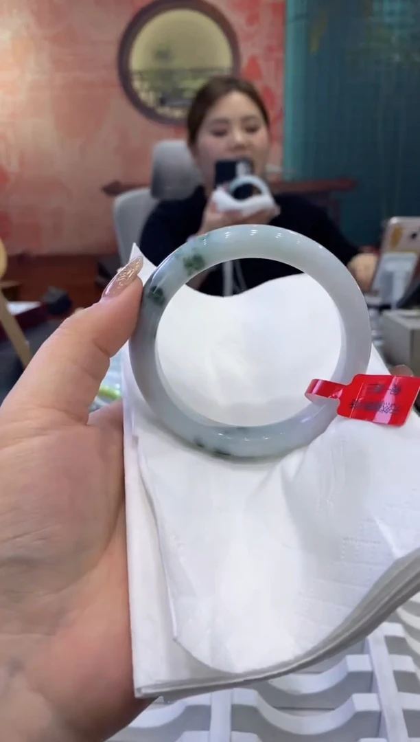 【闪购商品】翡翠手镯未镶嵌多人0011863